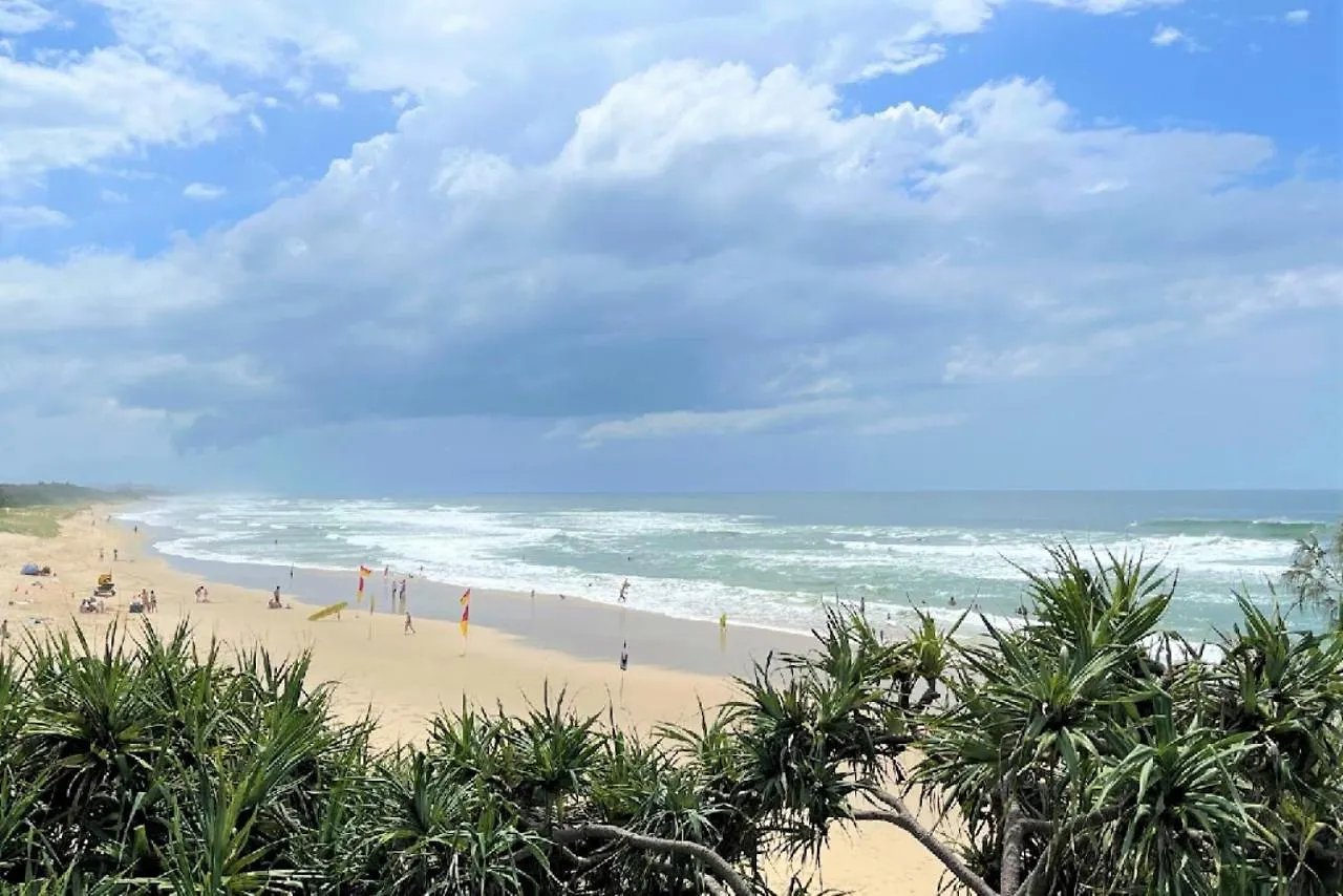 Holiday home Luxury Modern 4 Bedroom Pet Friendly Family Beach Home Yaroomba Australia